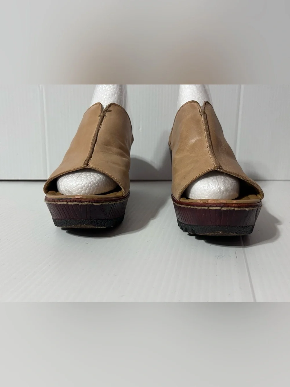 b.o.c. Leather Wedge Slide Sandals women size 8 M